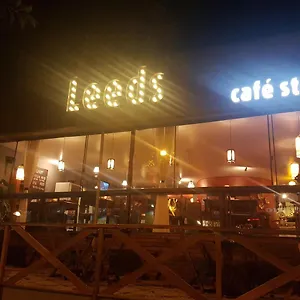 Casa de hóspedes Leeds Cafe Store, Florianópolis